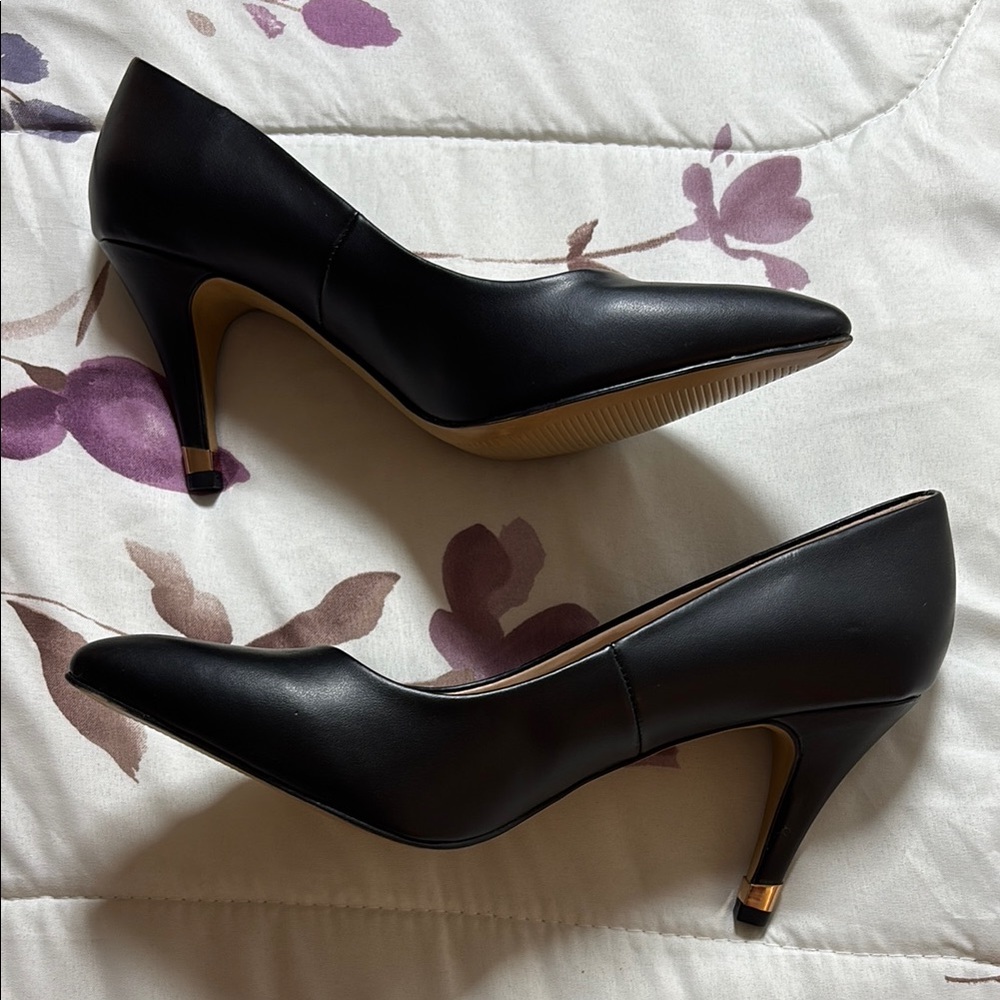Apt. 9 Black Pumps New